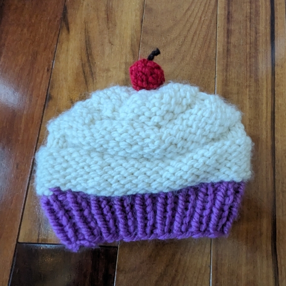 Other - Cupcake Knit hat